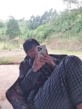 Helen-Tran online show from November 2025 09:23:01 AM