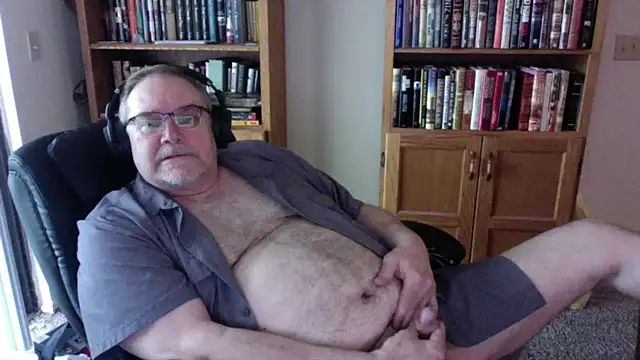 Vinyl22xh online show from April 2026 09:17:02 PM