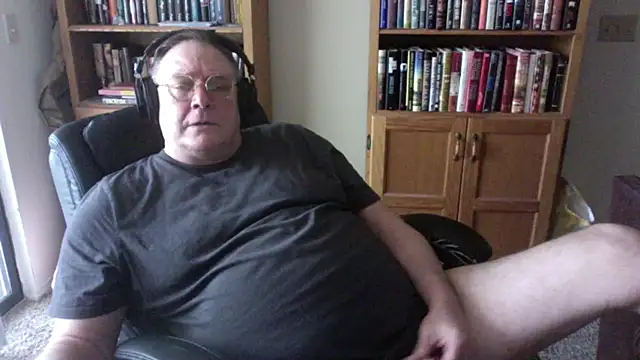 Vinyl22xh online show from July 2026 09:43:02 PM