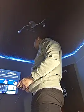 Snapshot of Painstickwes chatting on February 2026 01:11:01 AM Painstickwes online show from February 2026 01:11:01 AM