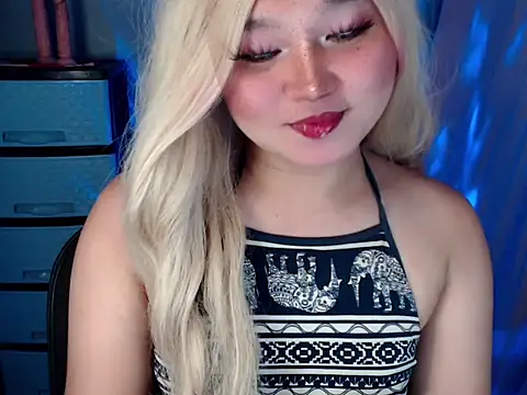 Eyes-on-me online show from October 2025 05:32:02 PM