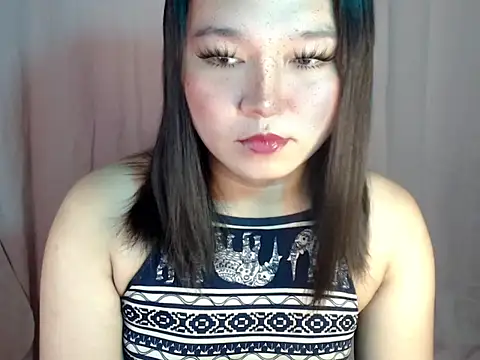 Eyes-on-me online show from October 2025 08:59:02 PM