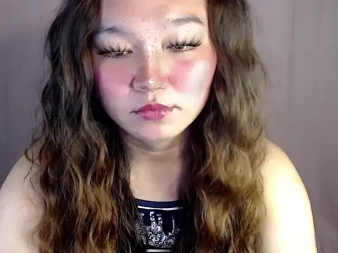 Eyes-on-me online show from November 2025 12:57:02 AM