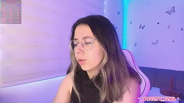Snapshot of sweettvera chatting on April 2026 01:14:02 PM sweettvera online show from April 2026 01:14:02 PM