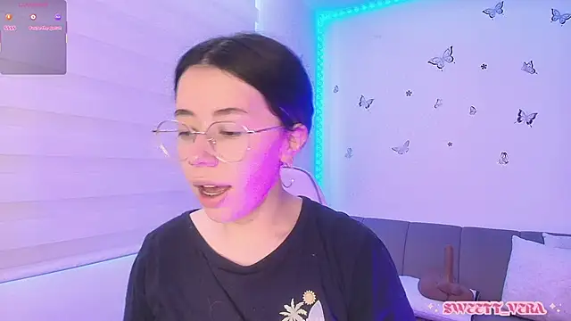 Snapshot of sweettvera chatting on April 2026 12:44:02 PM sweettvera online show from April 2026 12:44:02 PM