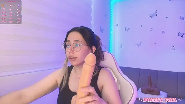Snapshot of sweettvera chatting on June 2026 02:33:01 PM sweettvera online show from June 2026 02:33:01 PM