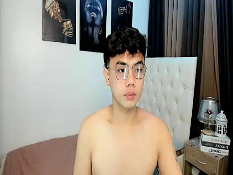 Snapshot of JuliuswildCock chatting on October 2025 05:25:02 PM JuliuswildCock online show from October 2025 05:25:02 PM
