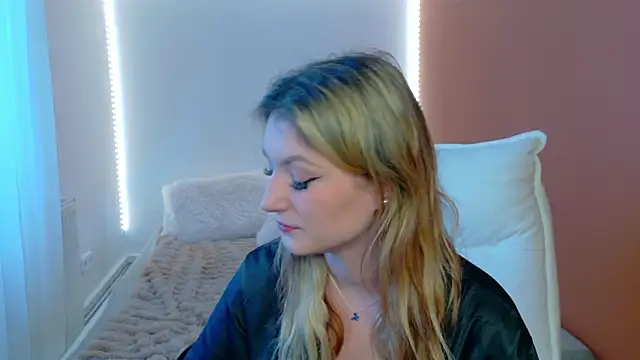 Anaayss  online show from February 2026 06:40:02 AM