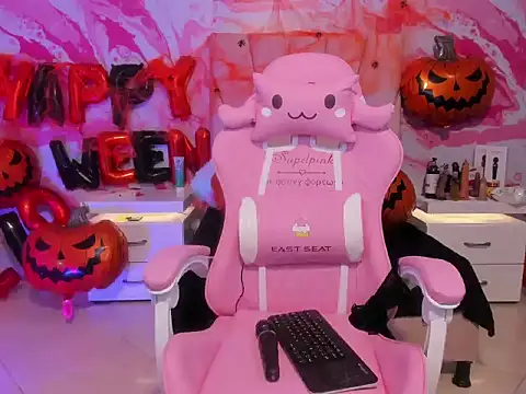 Melani St online show from October 2025 05:41:02 AM