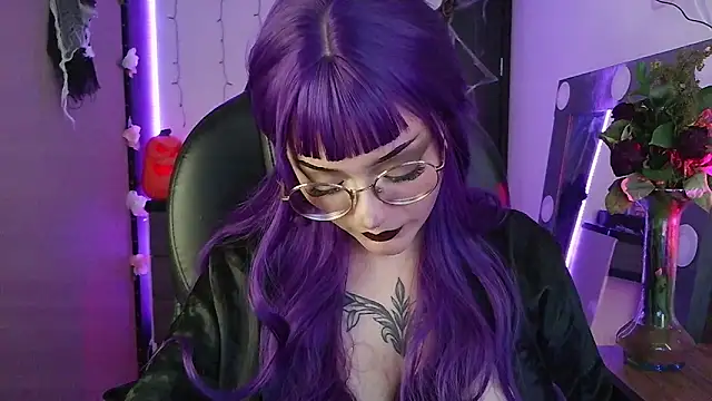 LesRose online show from October 2025 04:40:02 PM