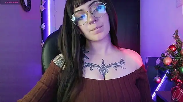 LesRose online show from November 2025 02:38:02 PM