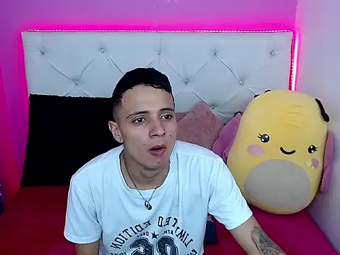 xx-kike-xx online show from October 2025 02:04:02 PM