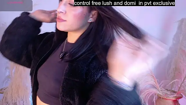 Zafira  online show from November 2025 06:18:01 PM