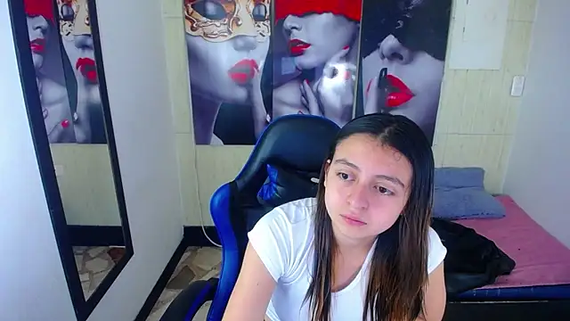 lala clark online show from November 2025 12:45:02 PM