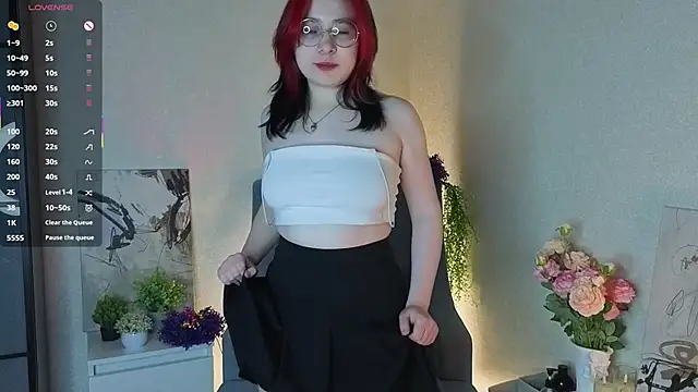 Snapshot of NyamNyamNyammm chatting on October 2025 02:06:01 PM NyamNyamNyammm online show from October 2025 02:06:01 PM