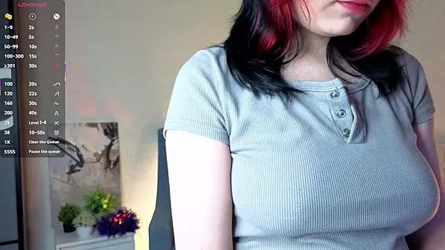 Snapshot of NyamNyamNyammm chatting on October 2025 01:29:01 PM NyamNyamNyammm online show from October 2025 01:29:01 PM