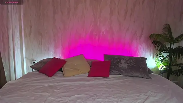 Alic Fox online show from October 2025 12:44:02 AM