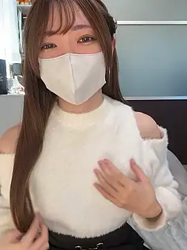 Snapshot of Moe_v_v chatting on February 2026 04:02:01 AM Moe v v online show from February 2026 04:02:01 AM