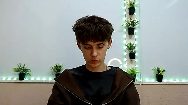 Hoot Dude  online show from November 2025 02:28:01 PM