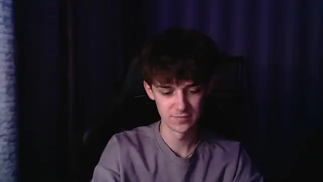 Hoot Dude  online show from December 2025 06:47:02 PM