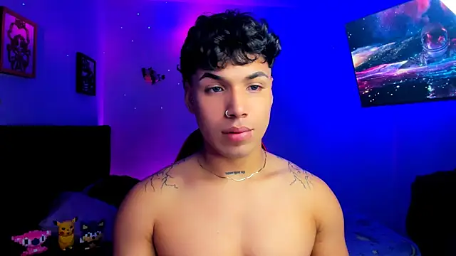 Adams Collins online show from November 2025 05:28:02 PM