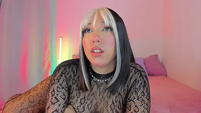 emily  walker online show from May 2026 11:45:02 PM