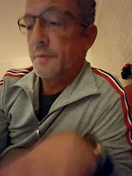 Snapshot of TommyTom76 chatting on October 2025 08:20:02 PM TommyTom76 online show from October 2025 08:20:02 PM