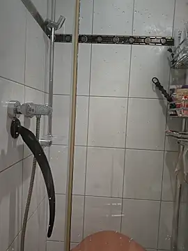 Snapshot of TommyTom76 chatting on October 2025 07:04:02 PM TommyTom76 online show from October 2025 07:04:02 PM