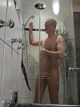 TommyTom76 online show from December 2025 06:37:02 PM