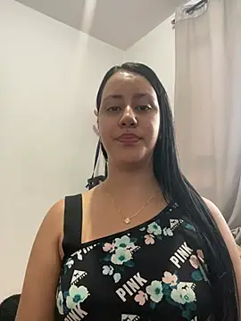 Natasha Kiim  online show from February 2026 11:01:01 PM