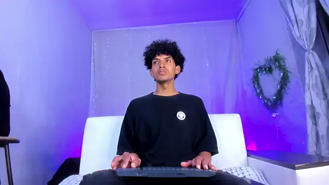 Snapshot of josesweet_ chatting on October 2025 04:31:01 PM josesweet  online show from October 2025 04:31:01 PM