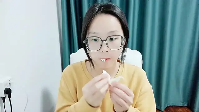 guai00 online show from October 2025 06:15:01 AM