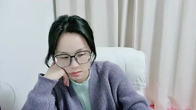 guai00 online show from November 2025 12:59:02 PM