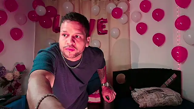 Snapshot of LucasGaeel chatting on February 2026 12:35:01 PM LucasGaeel online show from February 2026 12:35:01 PM