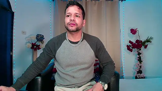 Snapshot of LucasGaeel chatting on February 2026 12:39:02 PM LucasGaeel online show from February 2026 12:39:02 PM