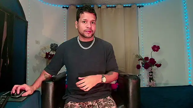 Snapshot of LucasGaeel chatting on February 2026 11:21:01 AM LucasGaeel online show from February 2026 11:21:01 AM