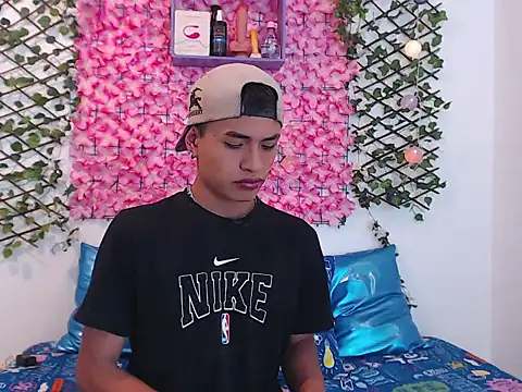 Snapshot of FUNNY_AND_HORNEY chatting on September 2025 04:28:01 AM FUNNY AND HORNEY online show from September 2025 04:28:01 AM