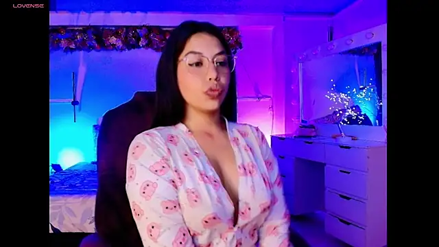 kloe28 online show from November 2025 03:50:01 AM