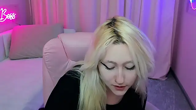 JuliaSharkk online show from September 2025 03:37:02 PM