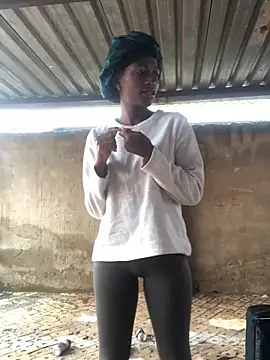 Caramel102004 online show from December 2025 08:43:01 AM