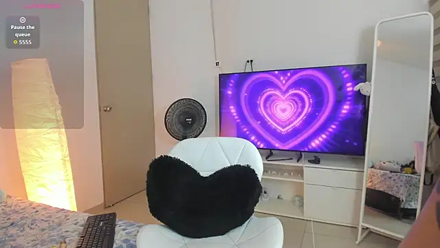 addison sparkle online show from February 2026 07:03:02 AM