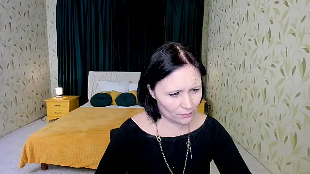 Snapshot of CelestineDream chatting on October 2025 09:21:02 PM CelestineDream online show from October 2025 09:21:02 PM