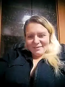 Snapshot of Fiona696 chatting on October 2025 03:40:01 PM Fiona696 online show from October 2025 03:40:01 PM