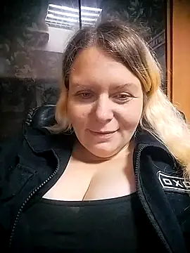 Snapshot of Fiona696 chatting on October 2025 05:50:01 AM Fiona696 online show from October 2025 05:50:01 AM
