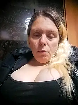 Snapshot of Fiona696 chatting on October 2025 08:07:01 PM Fiona696 online show from October 2025 08:07:01 PM