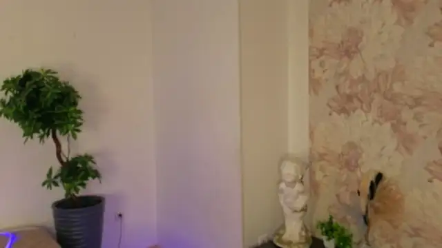 MilaYumi online show from December 2025 06:41:01 AM