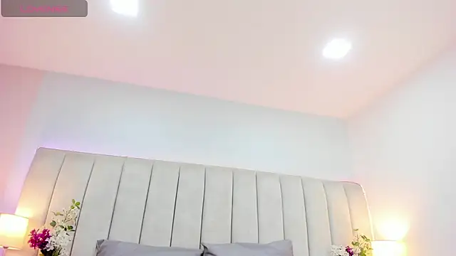 EllaaThorne online show from November 2025 07:51:02 PM