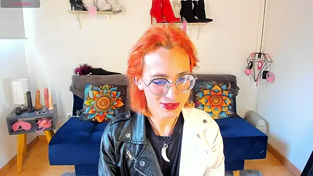 Snapshot of Moon_Fox chatting on November 2025 08:22:02 PM Moon Fox online show from November 2025 08:22:02 PM