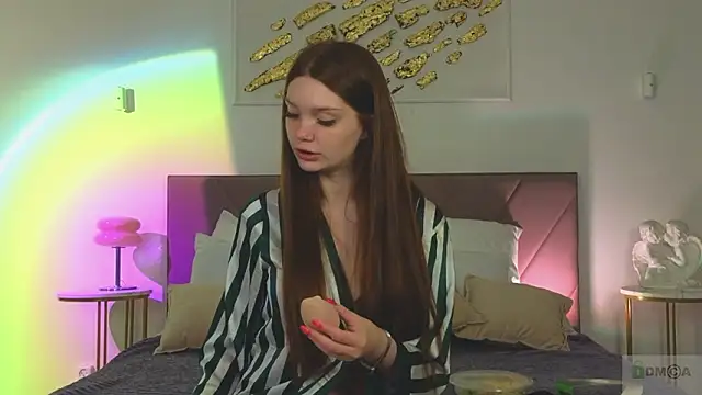 Nicole Broown  online show from February 2026 09:21:01 PM