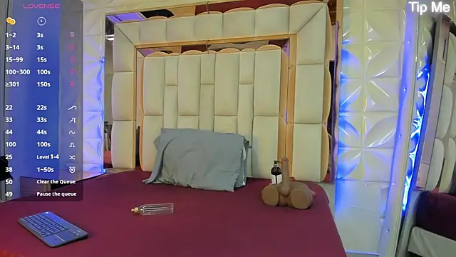 Sarah Adamss online show from November 2025 11:55:02 AM